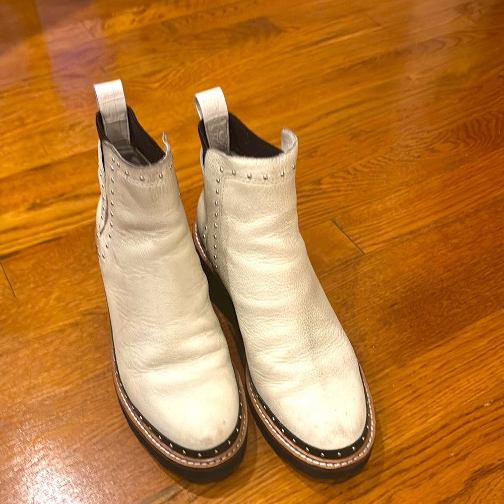 Dolce Vita Booties